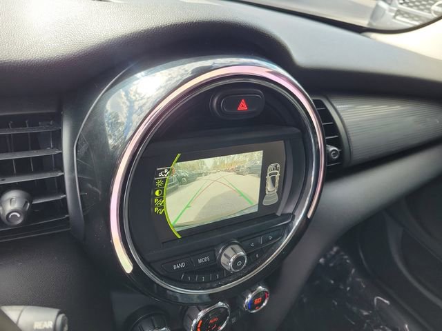 Used 2017 MINI Cooper 4-Door Hardtop image 18