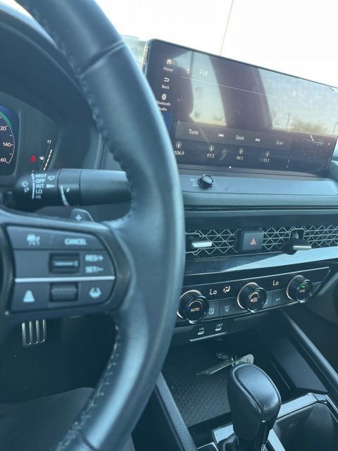 Used 2023 Honda Accord Sport image 9