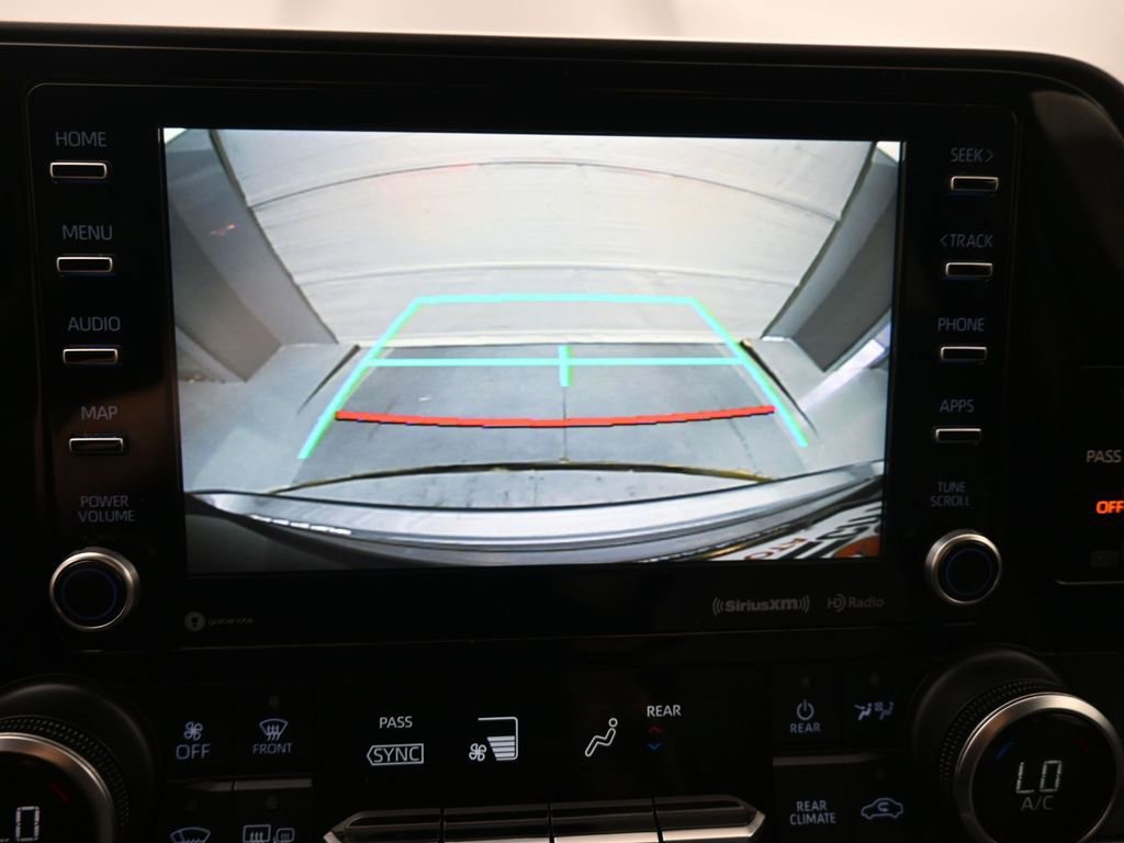 Used 2021 Toyota Highlander LE AWD/4WD image 20