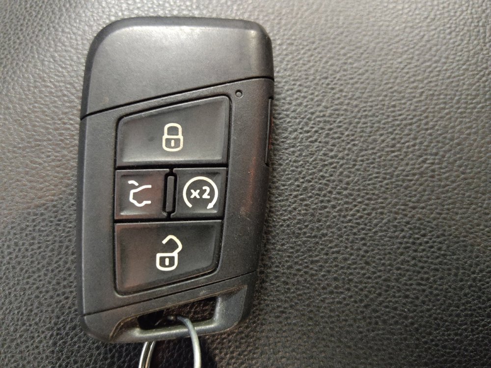 Used 2023 Volkswagen Jetta SE w/ Panoramic Sunroof Package FWD image 32