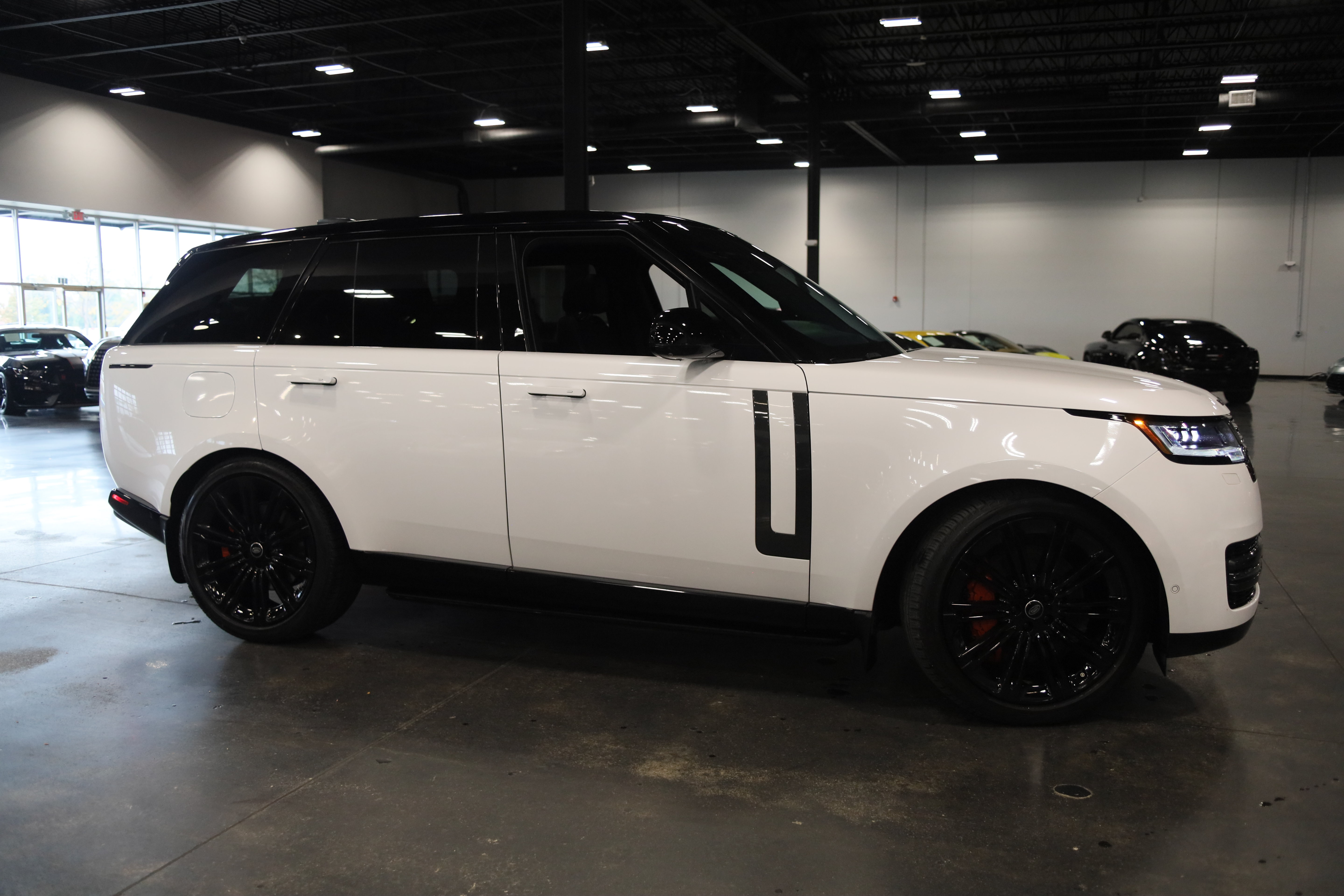 Used 2024 Land Rover Range Rover SE AWD/4WD image 8