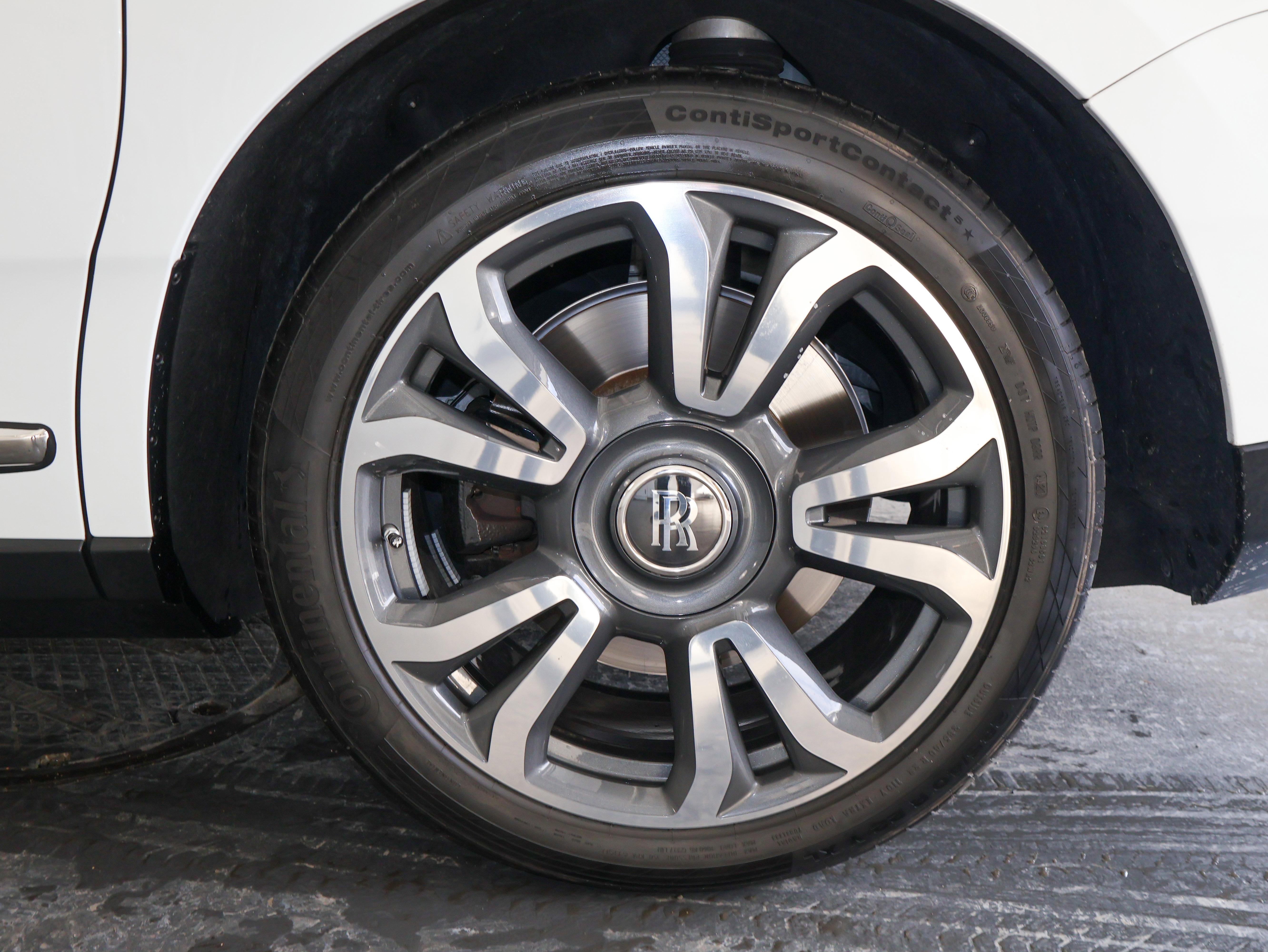 Used 2023 Rolls-Royce Cullinan image 52