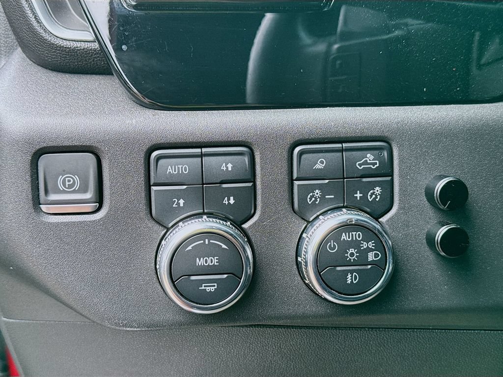 Used 2023 GMC Sierra 1500 SLT AWD/4WD image 21