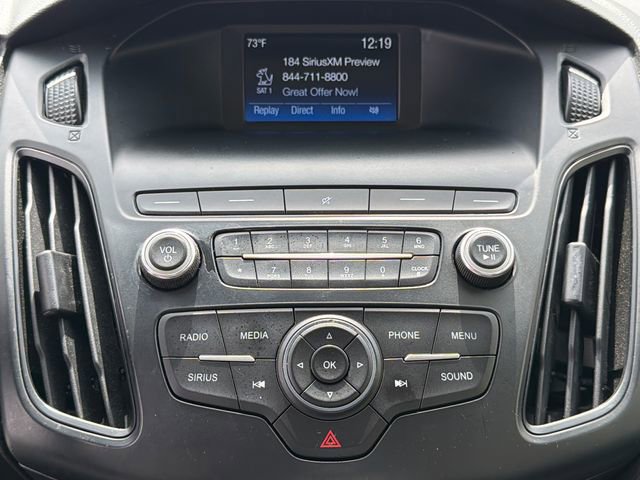 Used 2018 Ford Focus SE w/ SE Appearance Package image 28