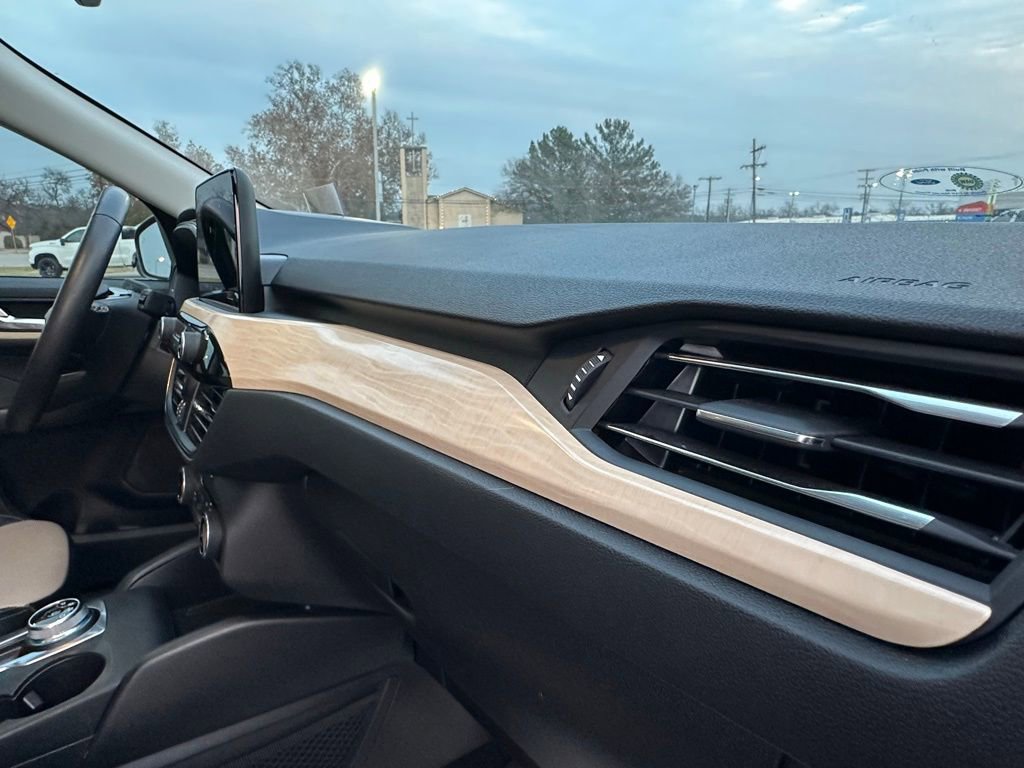 Used 2022 Ford Escape Titanium w/ Titanium Elite Package image 9