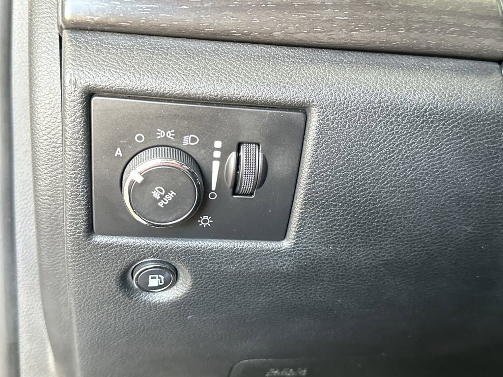 Used 2017 Jeep Grand Cherokee Altitude image 18