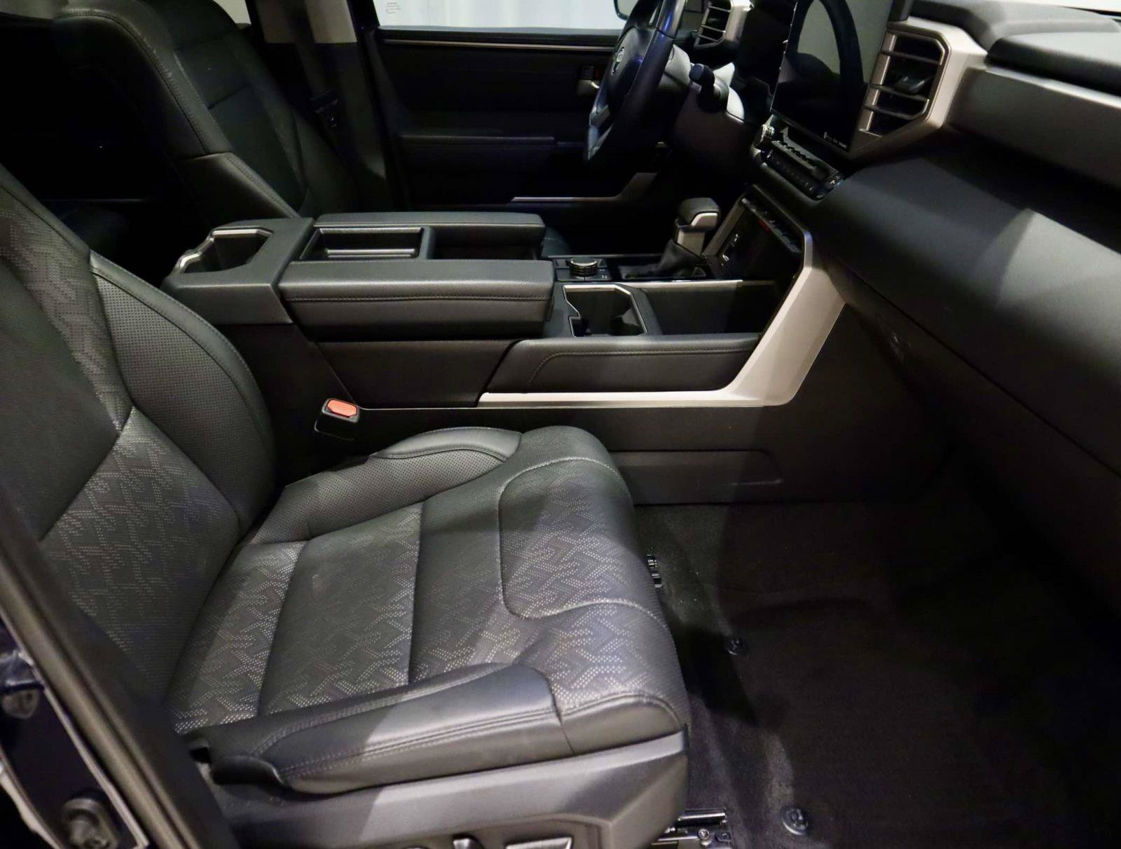 Used 2024 Toyota Tundra Limited w/ Power Package AWD/4WD image 9