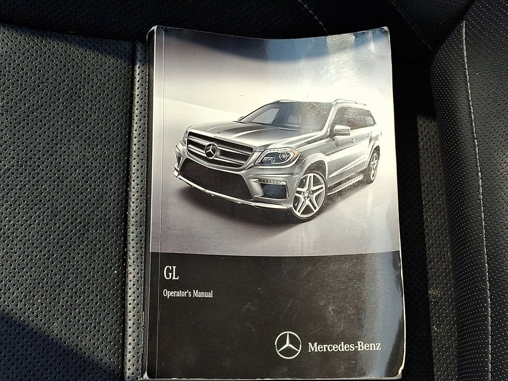 Used 2015 Mercedes-Benz GL 550 4MATIC image 35