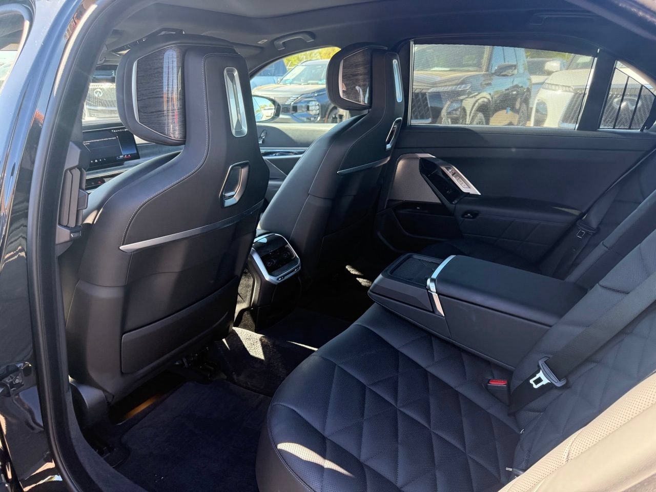 Used 2023 BMW 740i RWD image 11