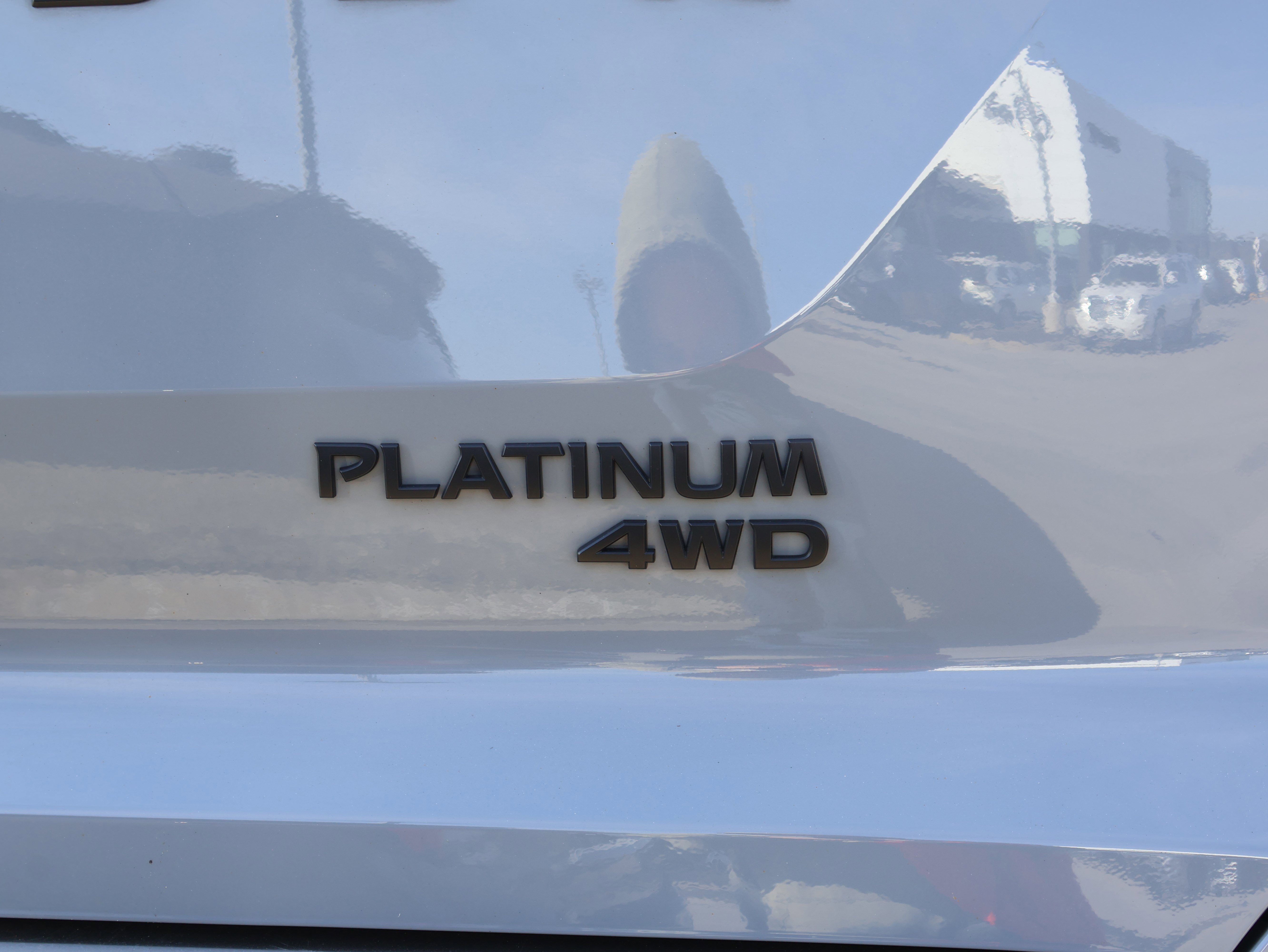 Used 2023 Nissan Pathfinder Platinum w/ Lighting Package (N93) image 17