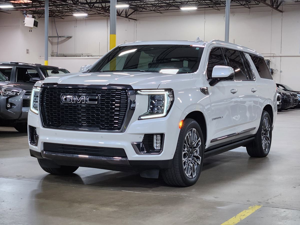 Used 2024 GMC Yukon XL Denali Ultimate AWD/4WD image 4