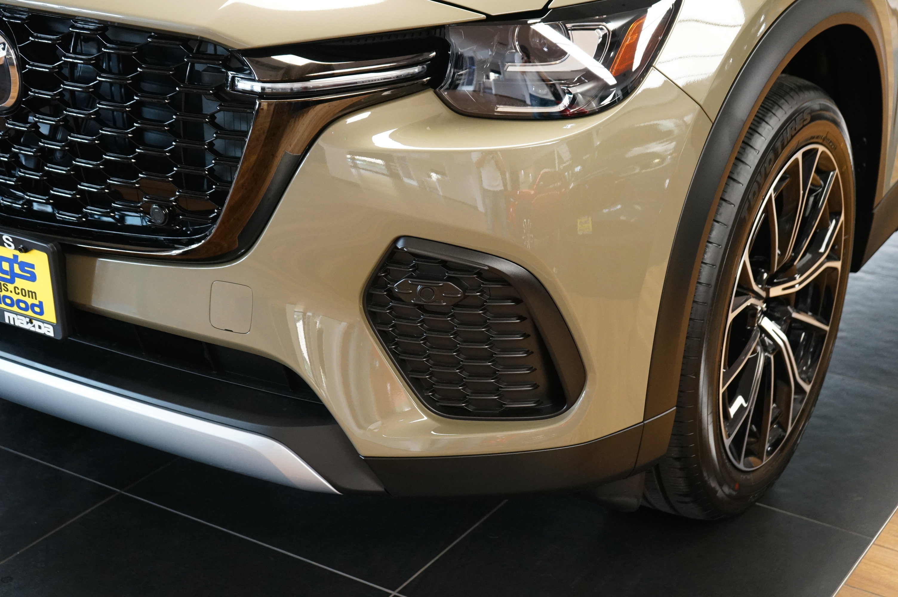 New 2025 MAZDA CX-70 Plug-In Hybrid w/ Premium Pkg image 29