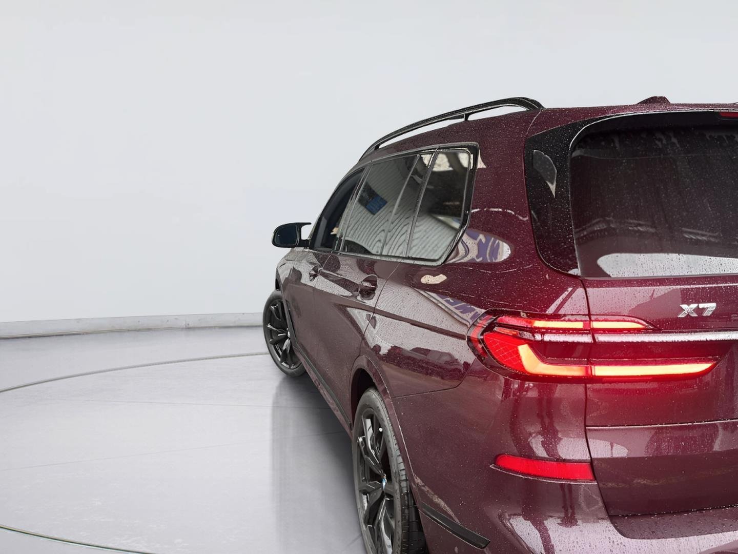 Used 2025 BMW X7 M60i AWD/4WD image 3
