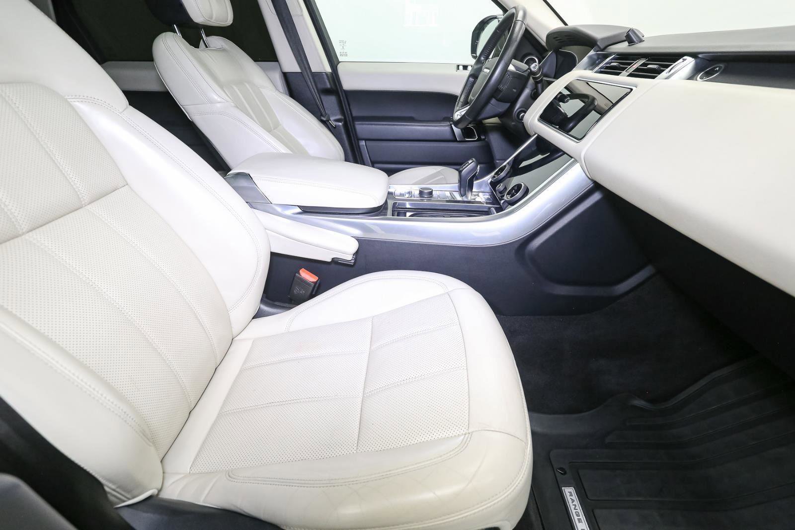Used 2019 Land Rover Range Rover Sport HSE image 17