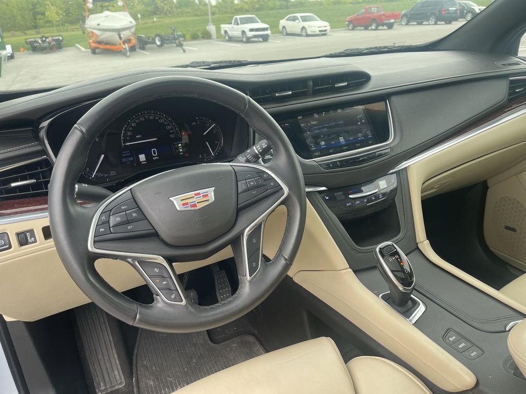 Used 2017 Cadillac XT5 Luxury w/ Driver Awareness Package AWD/4WD image 10