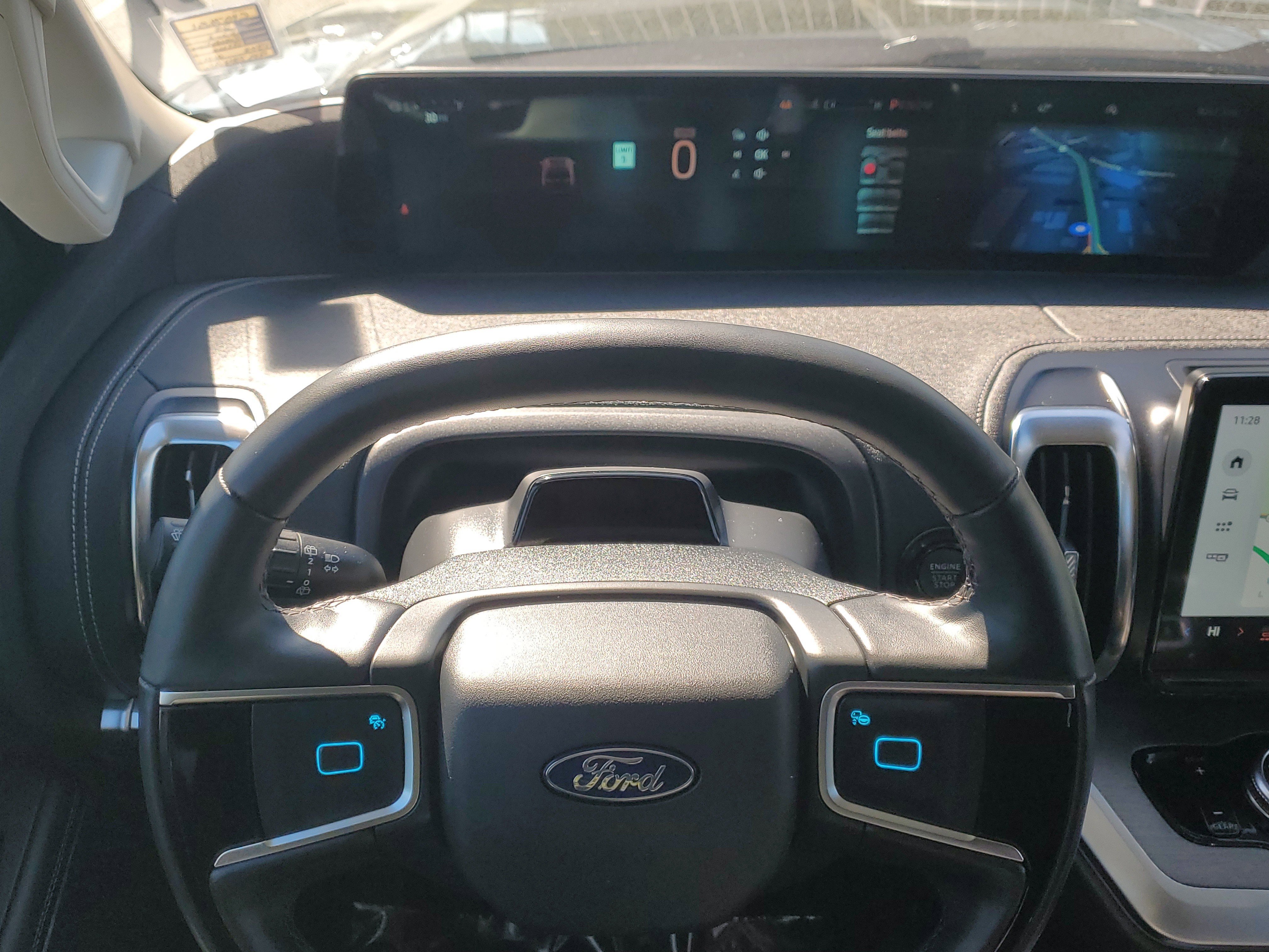 Certified 2025 Ford Expedition Platinum image 24