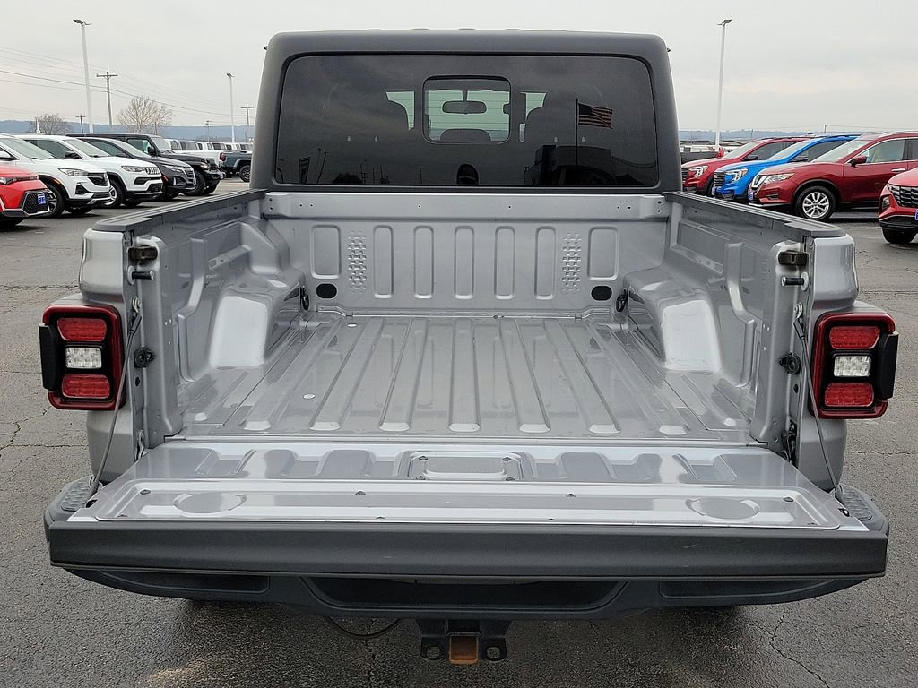 Used 2020 Jeep Gladiator Overland w/ LED Lighting Group AWD/4WD image 8