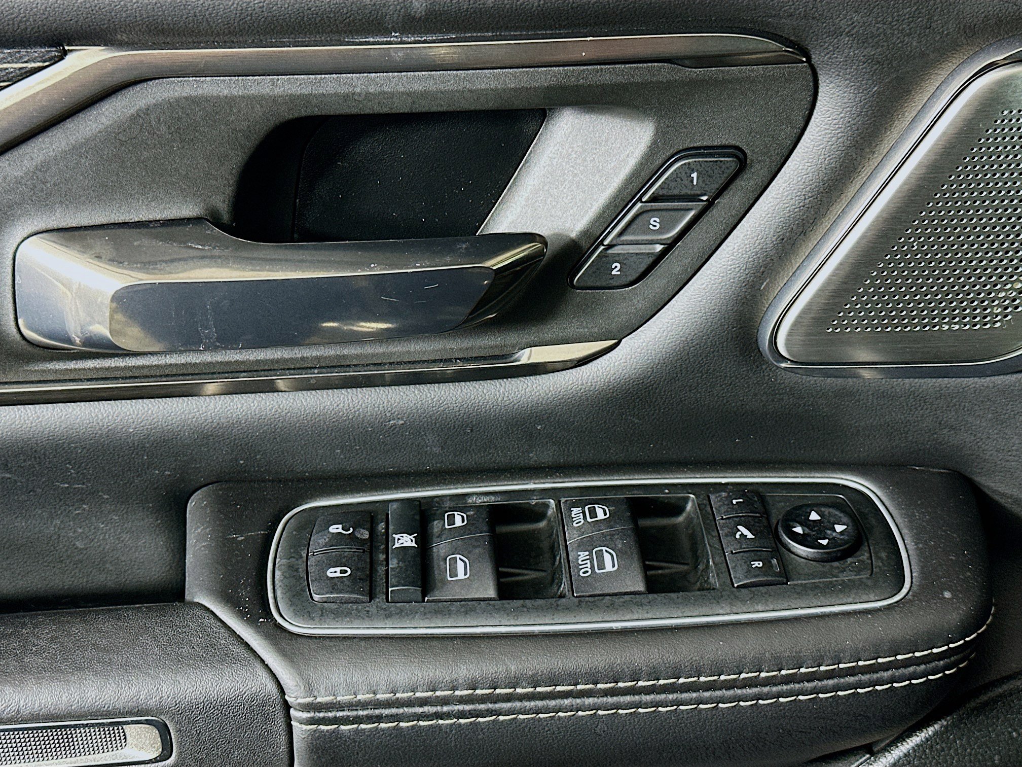 Used 2021 RAM 1500 Limited AWD/4WD image 15