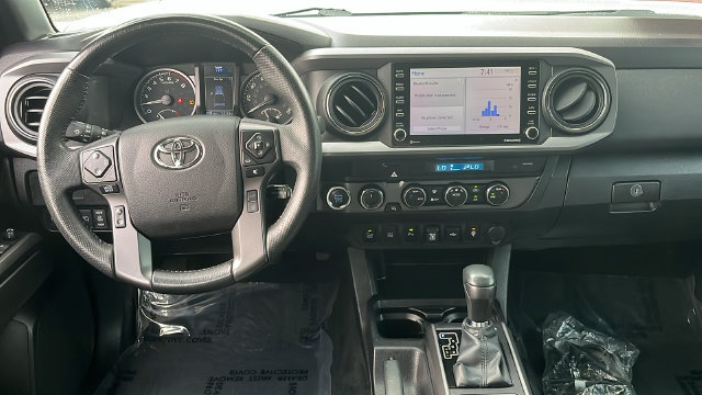 Used 2022 Toyota Tacoma TRD Sport w/ Technology Package AWD/4WD image 4