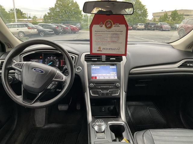 Used 2017 Ford Fusion SE w/ Fusion SE Technology Package FWD image 10
