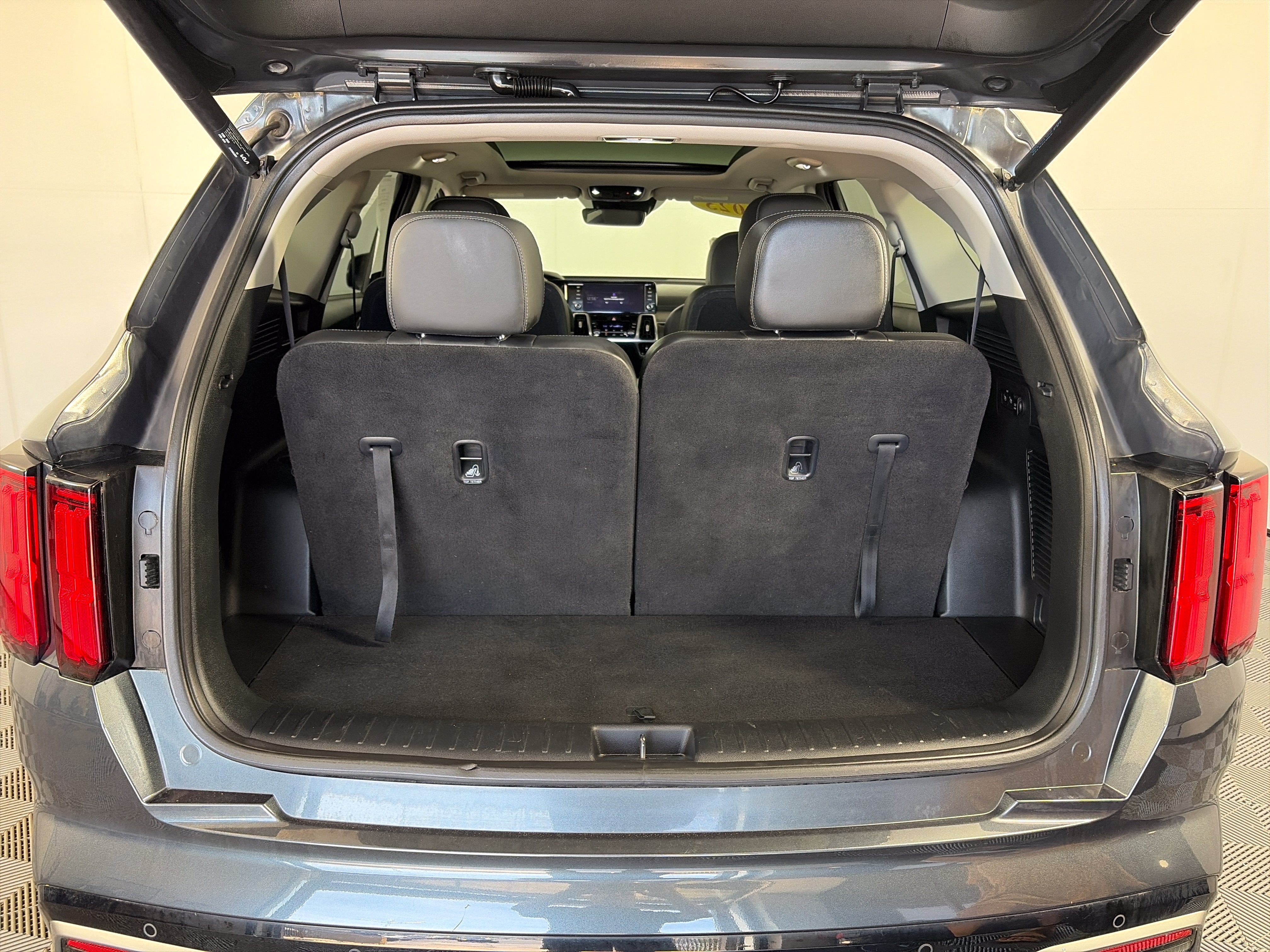Used 2023 Kia Sorento SX AWD/4WD image 15