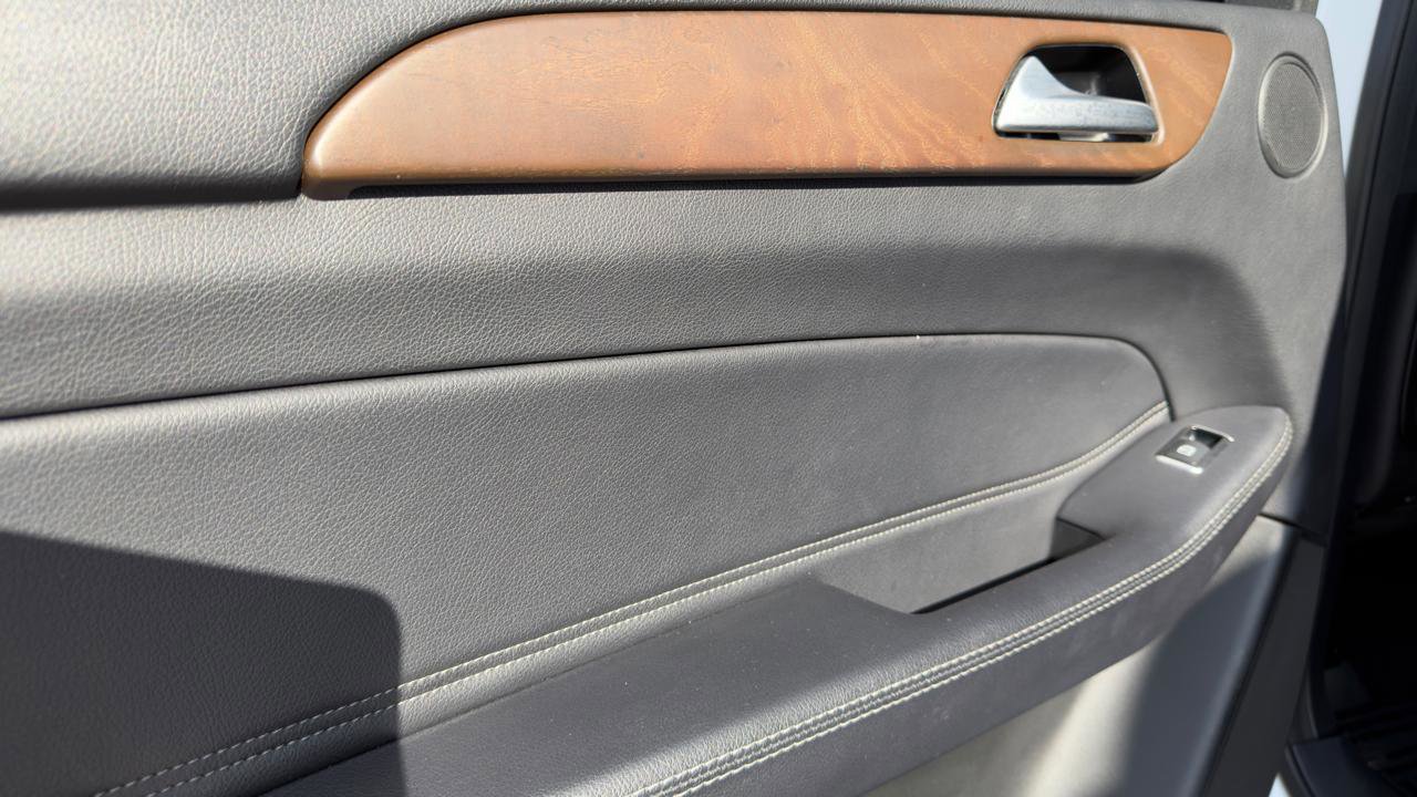 Used 2017 Mercedes-Benz GLS 450 4MATIC image 41