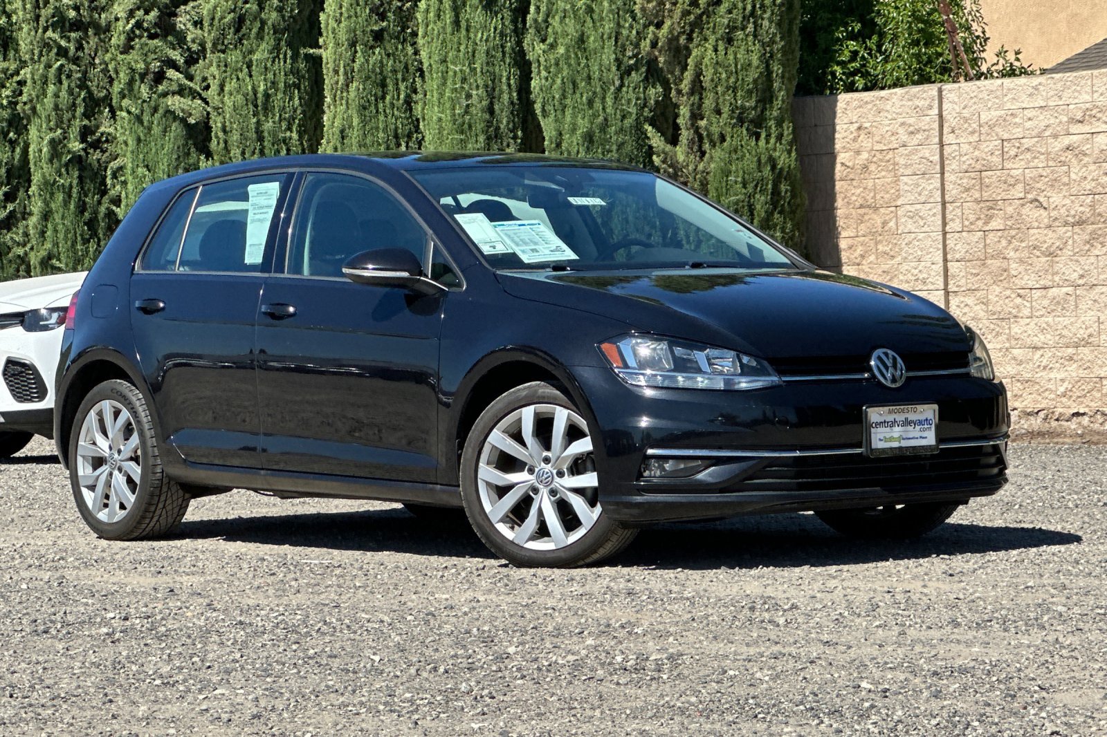 Used 2019 Volkswagen Golf SE w/ Driver Assistance Package FWD image 2
