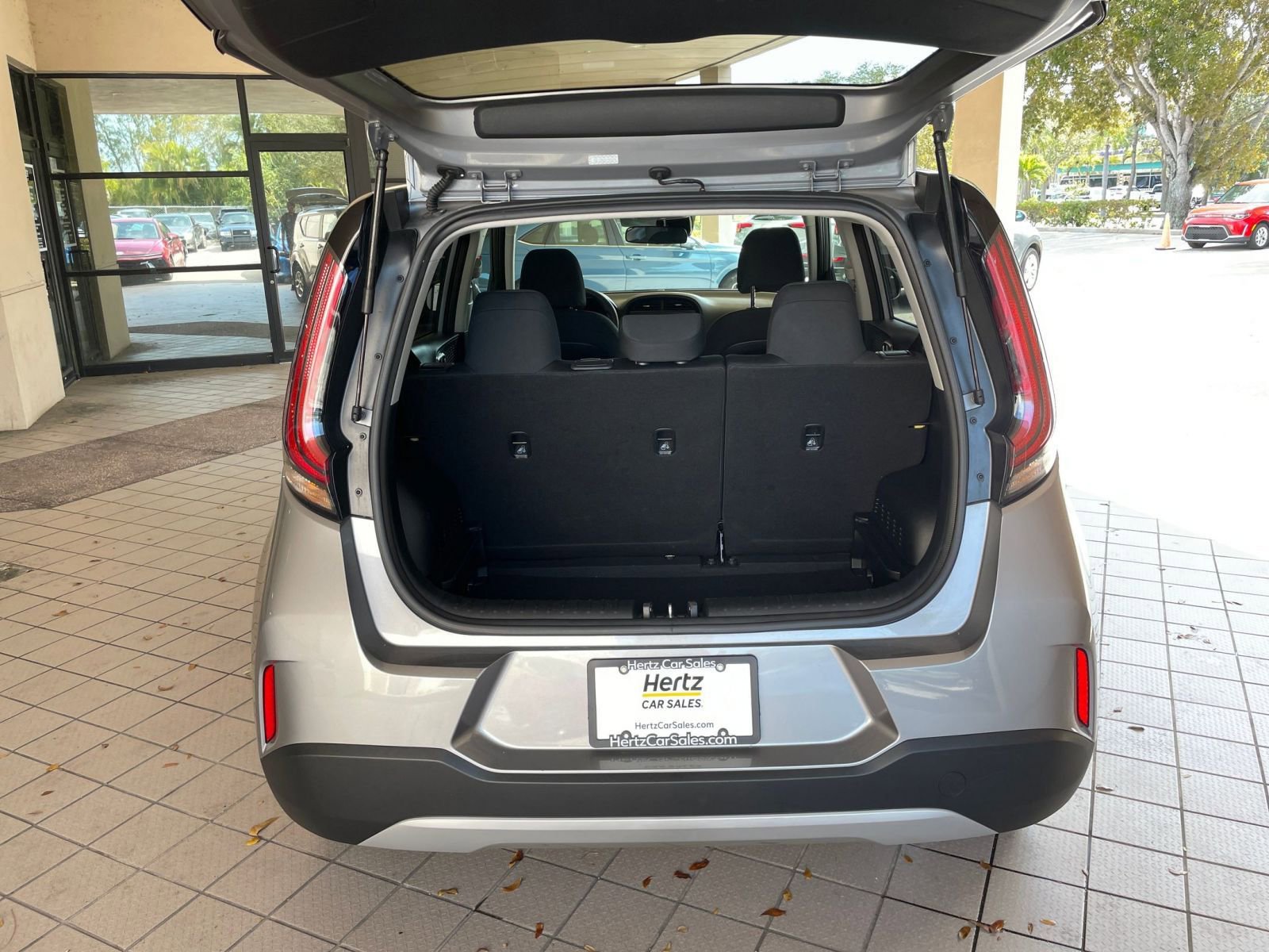 Used 2025 Kia Soul LX w/ LX Technology Package image 25