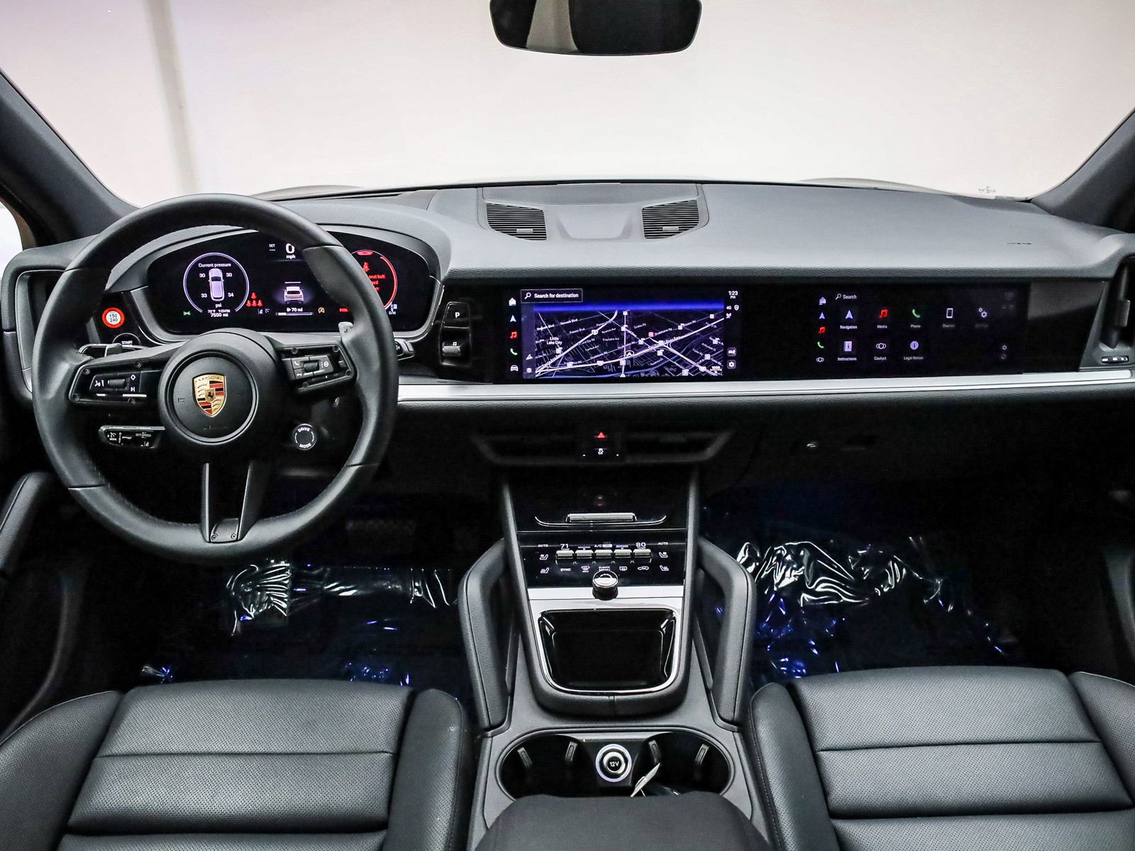 Certified 2025 Porsche Cayenne image 16