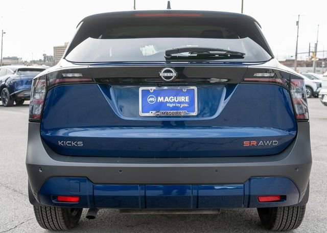 Certified 2025 Nissan Kicks SR image 7