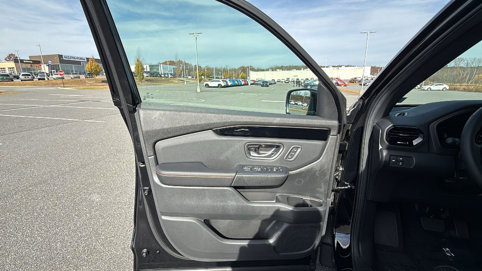 New 2025 Honda Pilot TrailSport image 26