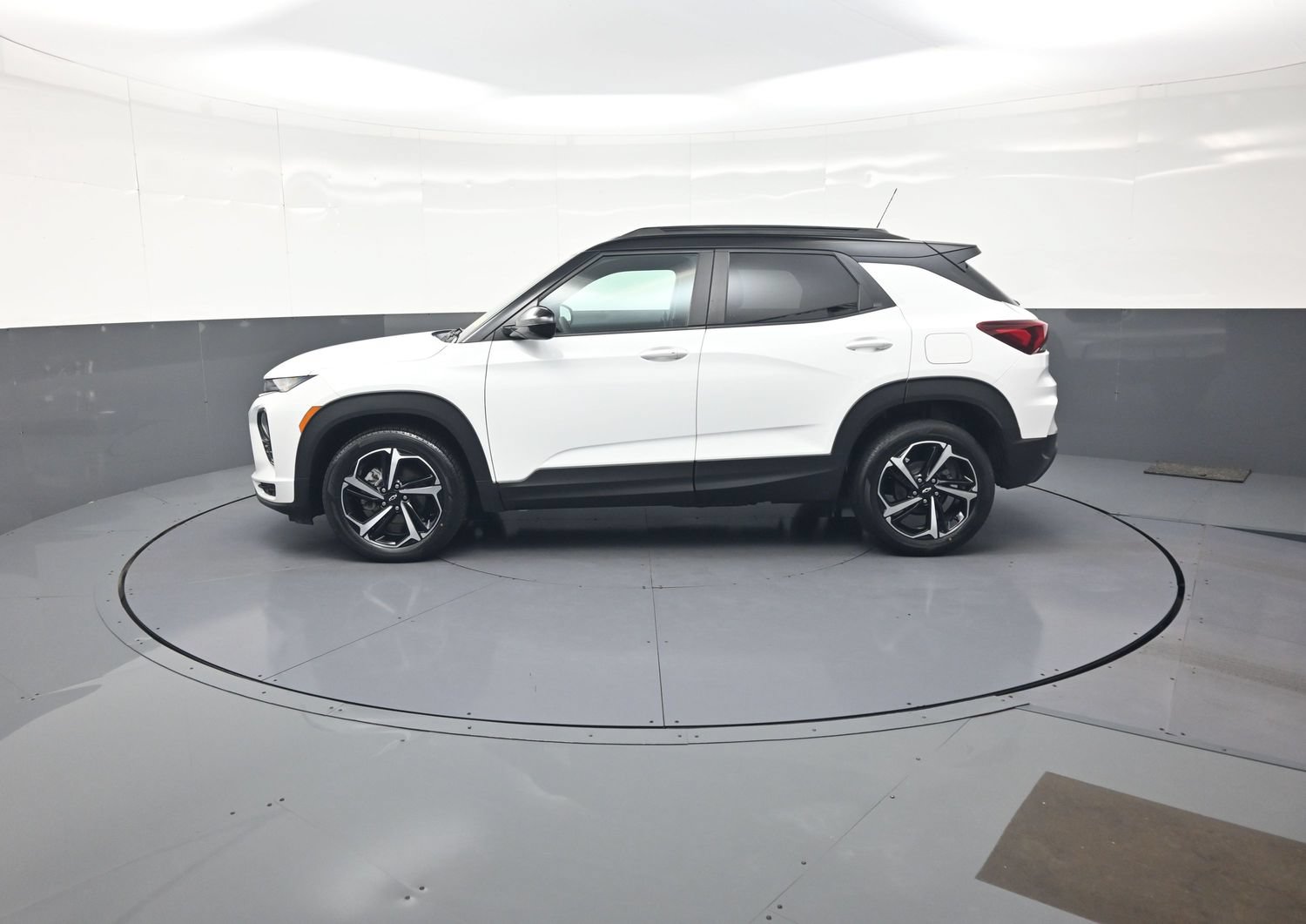 Used 2023 Chevrolet TrailBlazer RS w/ Convenience Package FWD image 6