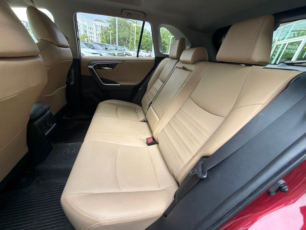 Used 2021 Toyota RAV4 Limited AWD/4WD image 18