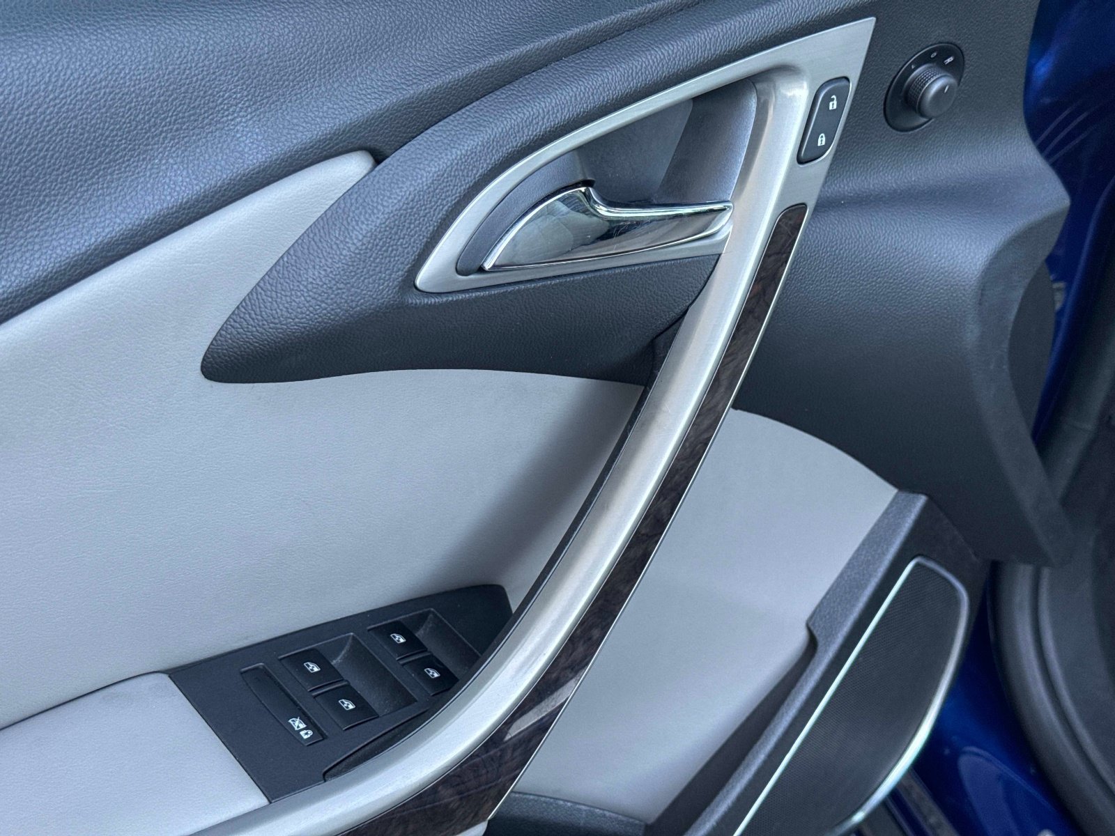 Used 2013 Buick Verano FWD image 17