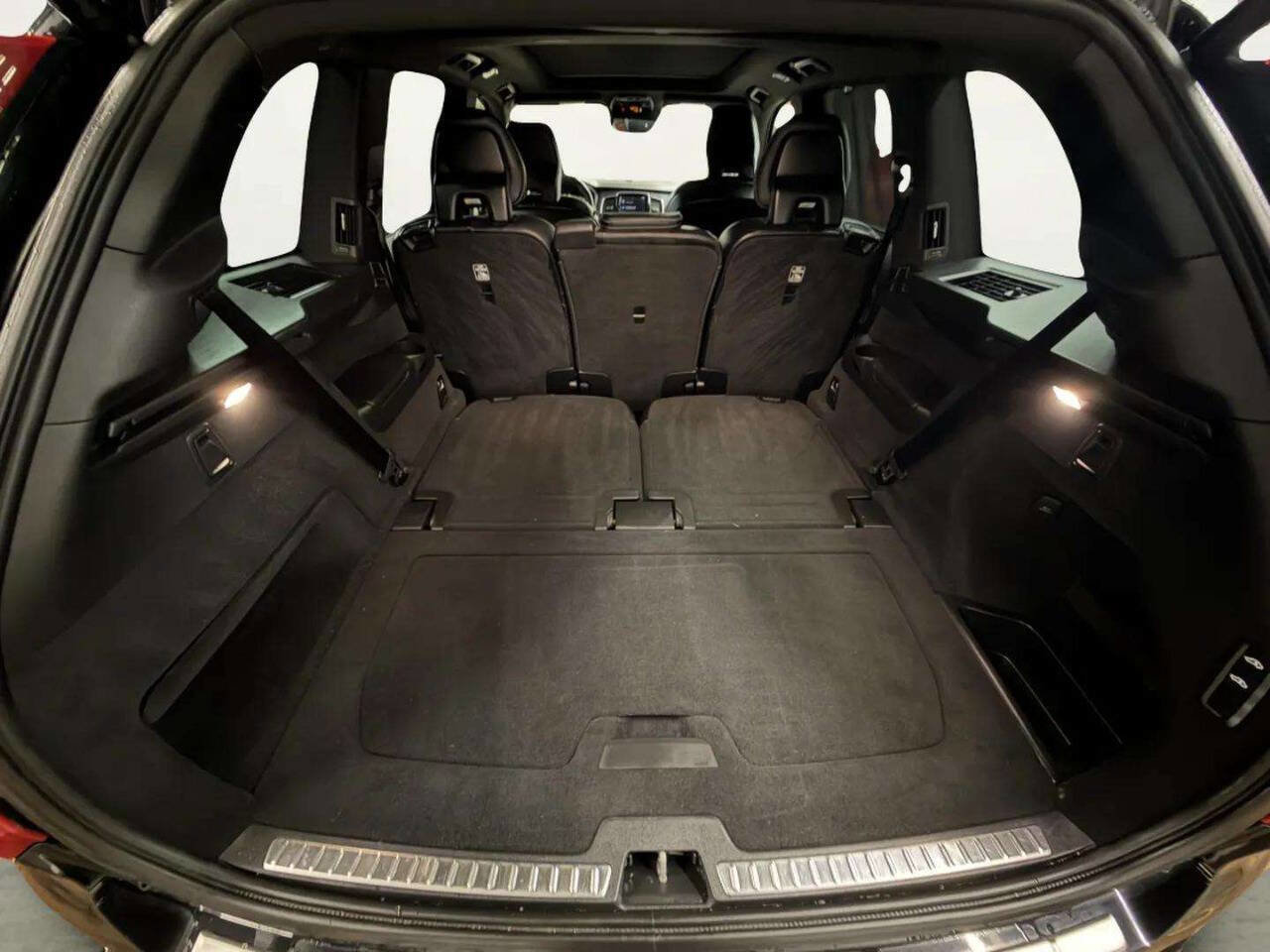 Used 2019 Volvo XC90 T6 R-Design w/ Protection Package Premier image 7