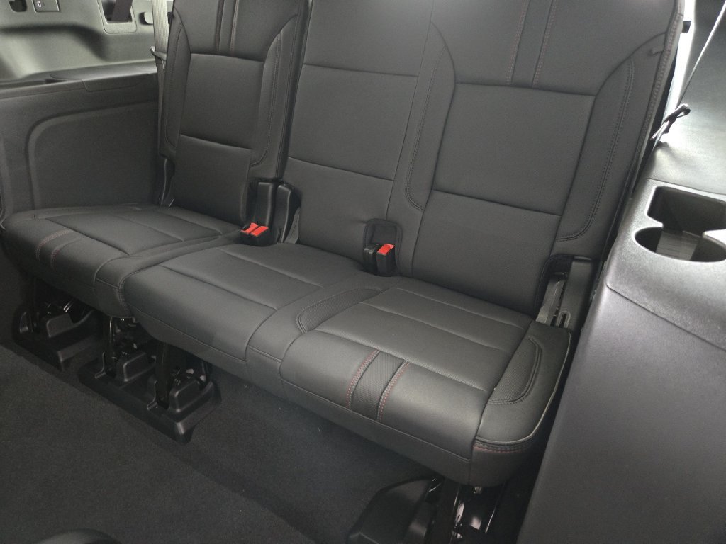 New 2026 Chevrolet Suburban RST w/ Comfort Package AWD/4WD image 35