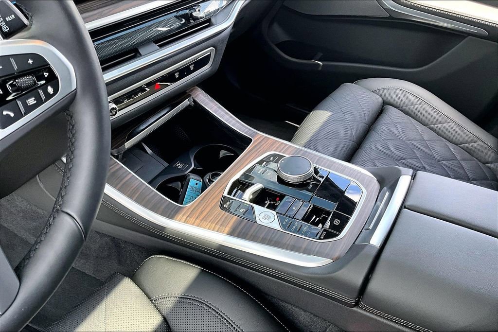 Used 2026 BMW X5 sDrive40i w/ M Sport Package RWD image 13