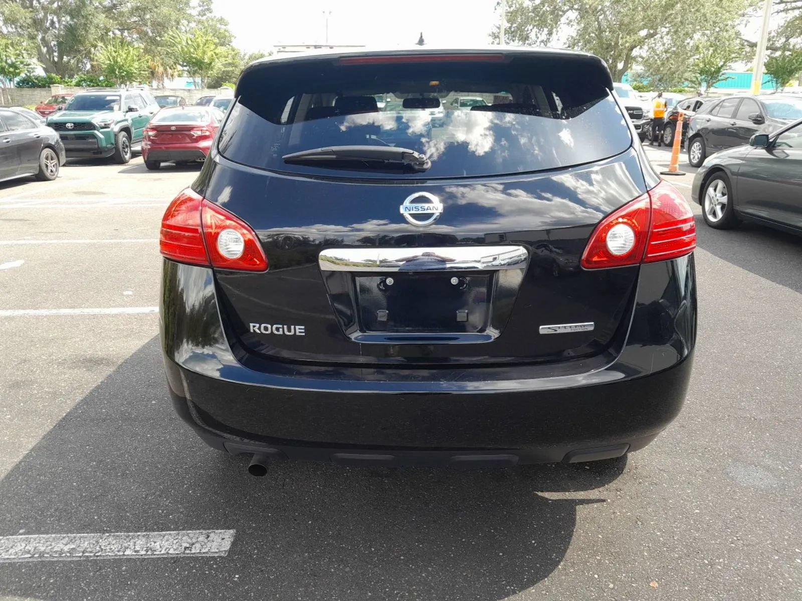 Used 2012 Nissan Rogue S w/ Special Edition Pkg FWD image 4