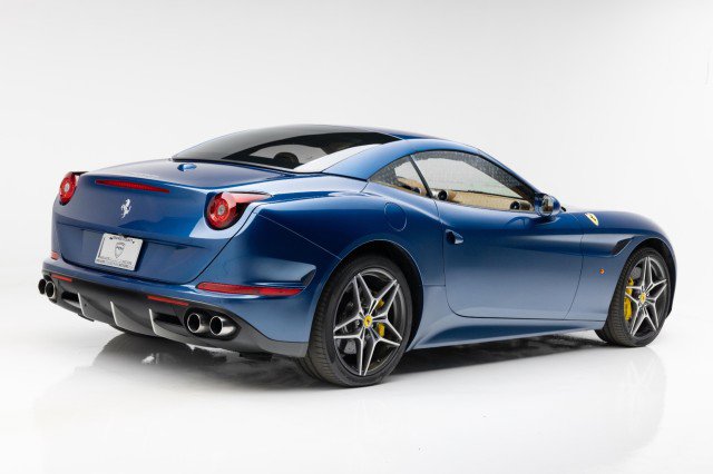 Used 2015 Ferrari California T image 27