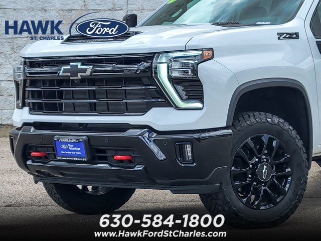Used 2025 Chevrolet Silverado 2500 LT w/ Trail Boss Package AWD/4WD image 2