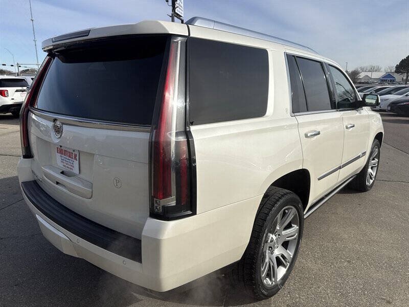 Used 2015 Cadillac Escalade Premium AWD/4WD image 7