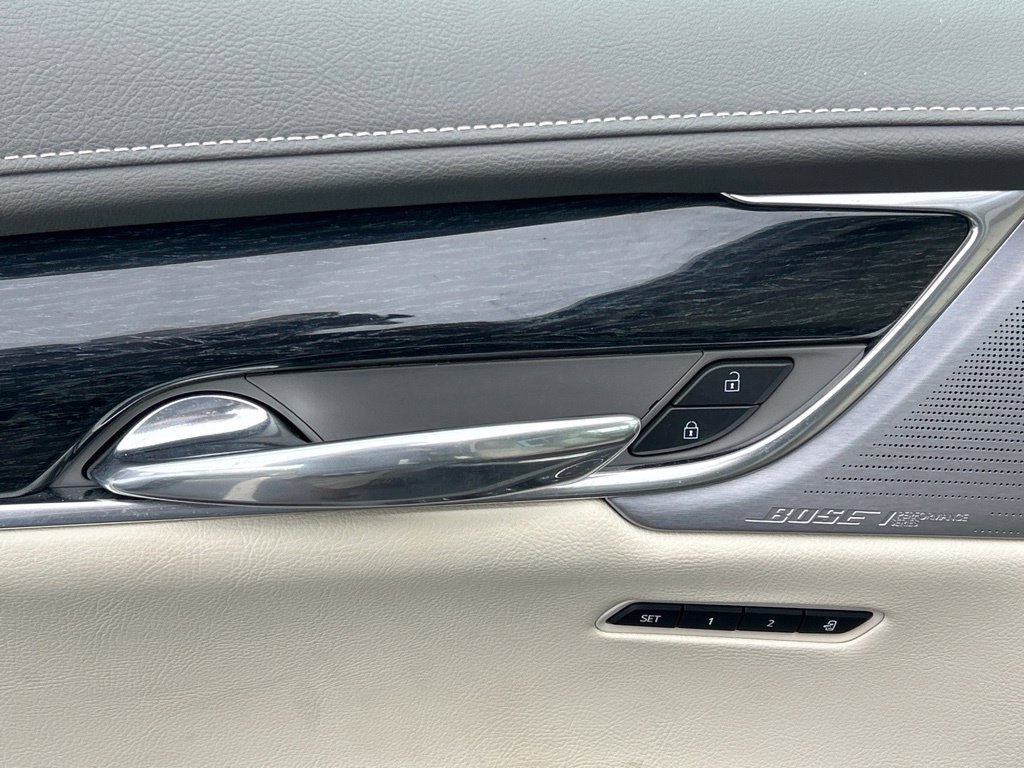 Used 2024 Cadillac XT6 Premium Luxury w/ Technology Package FWD image 19