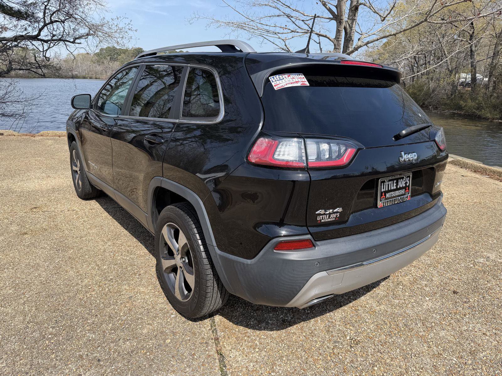 Used 2019 Jeep Cherokee Limited image 5