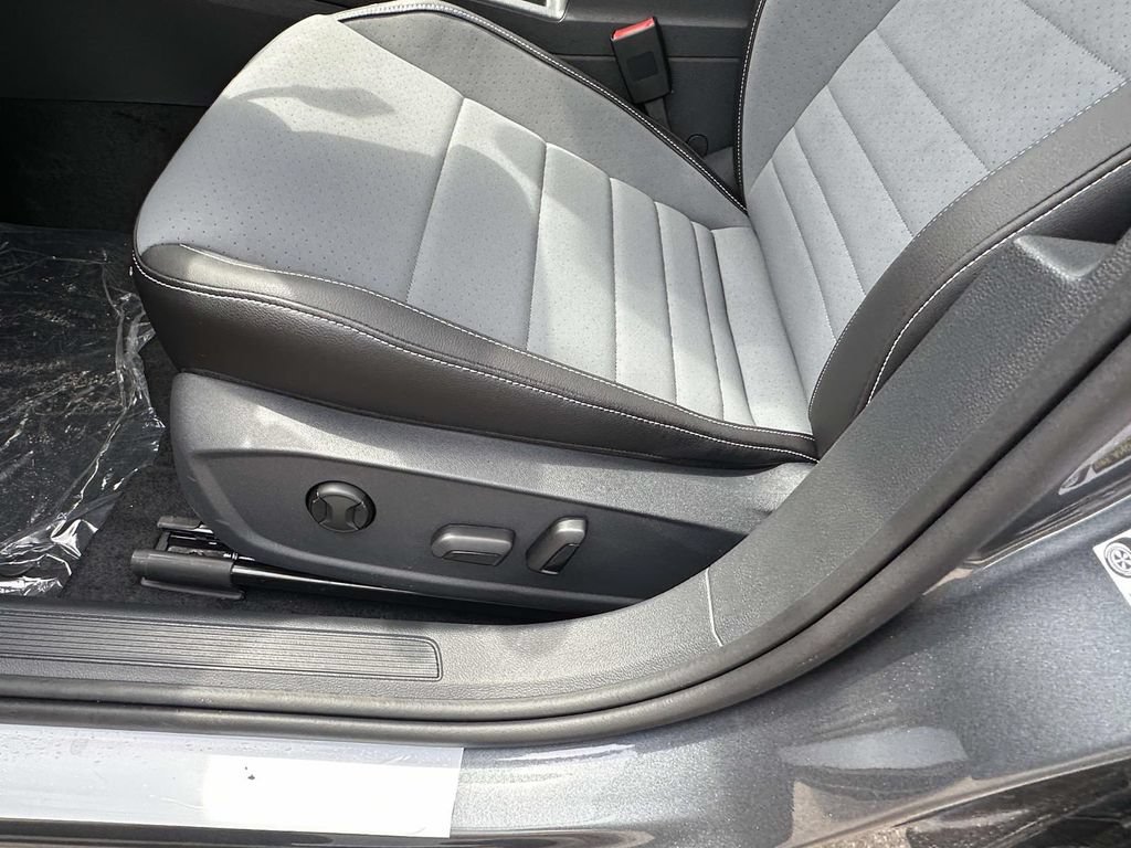 New 2026 Volkswagen Jetta SE FWD image 15