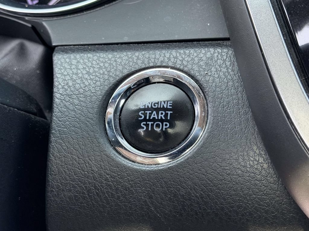Used 2019 Toyota Camry FWD image 32