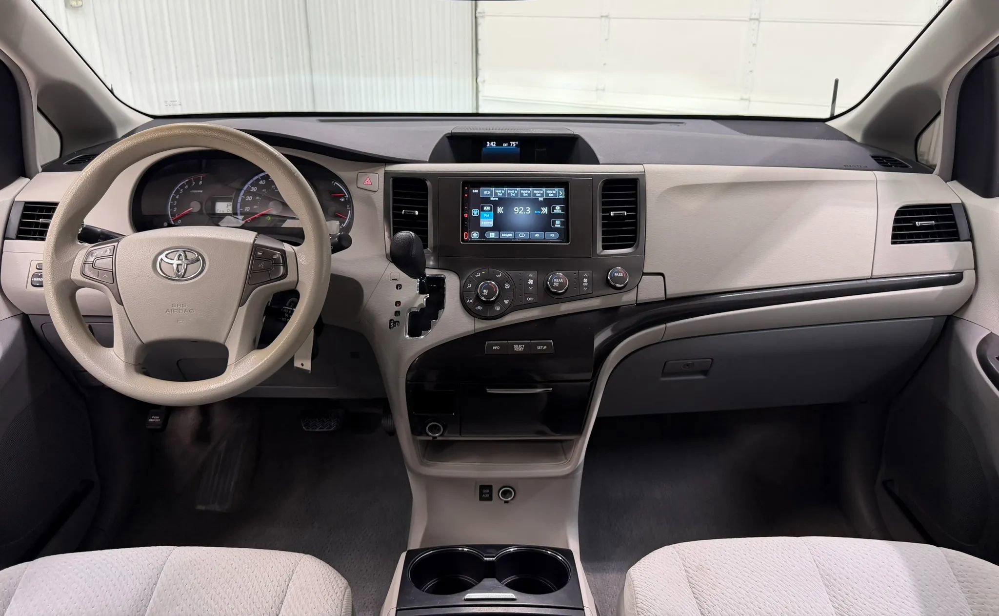 Used 2011 Toyota Sienna LE FWD image 13