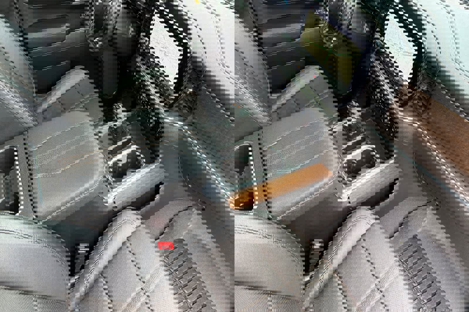 Used 2023 Chevrolet Silverado 1500 High Country w/ Technology Package image 15