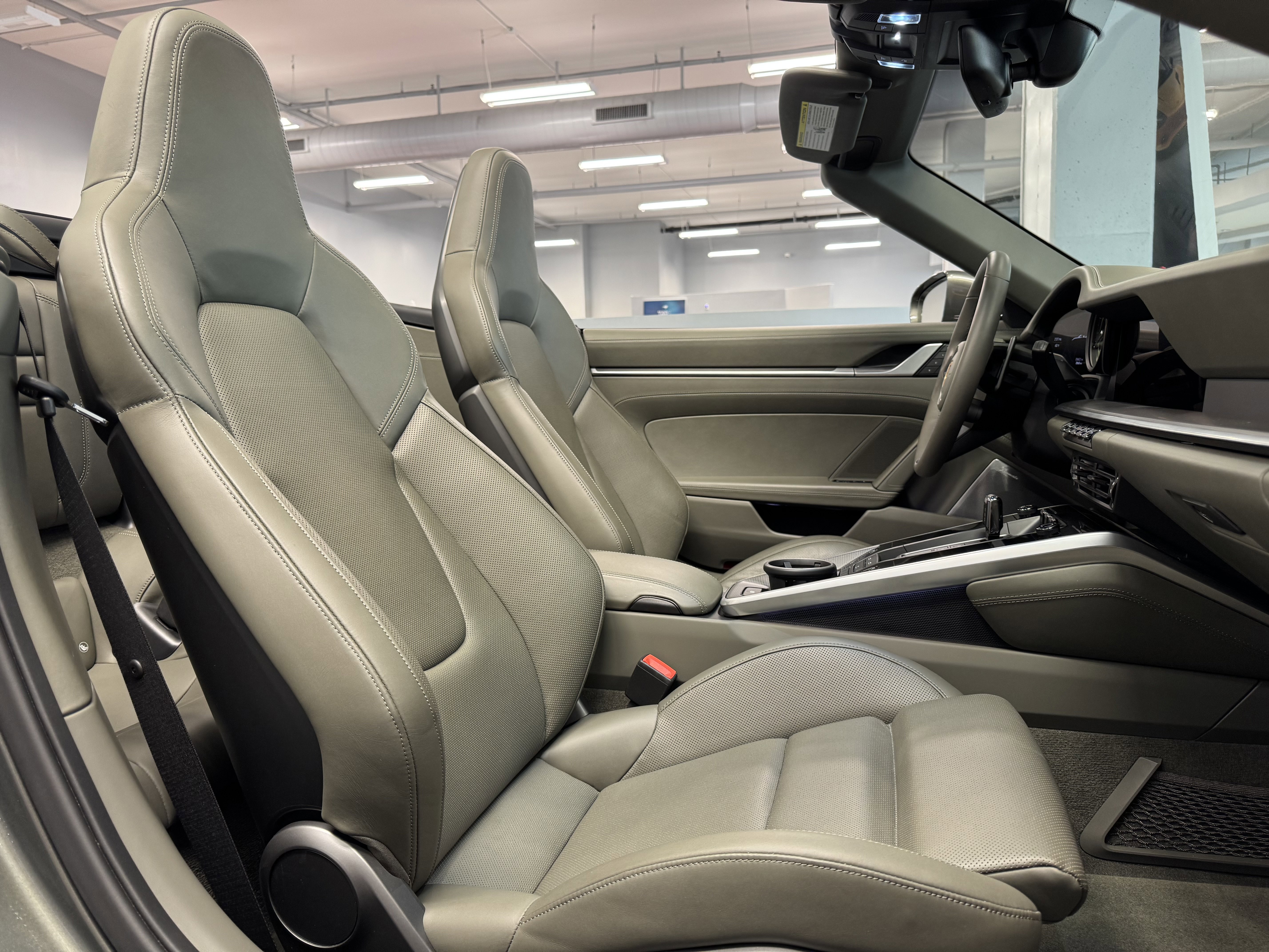 Used 2023 Porsche 911 Carrera image 17