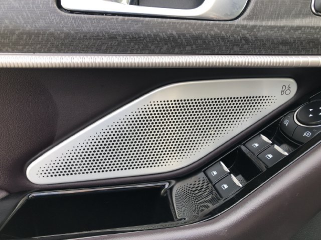 Used 2025 Ford Explorer Platinum RWD image 17