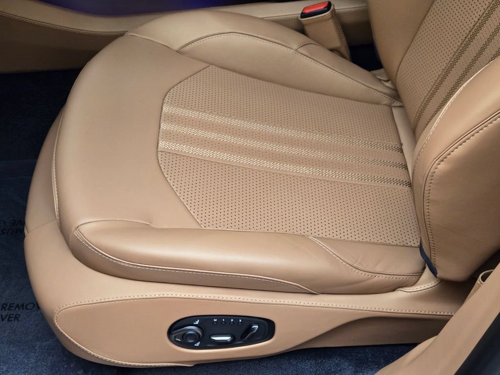 New 2025 Aston Martin DBX 707 AWD/4WD image 33